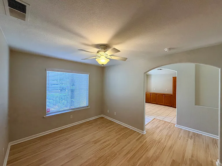 2295 E Niles Ave — Photo 8