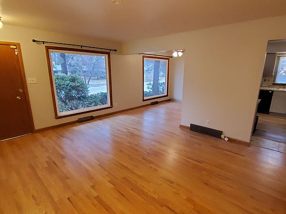 3rd image of 4639 W Parkland Ave
