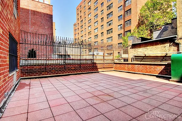 Rented by City Connections Realty | media 7