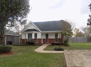 208 Village Cv, Pearl, MS 39208