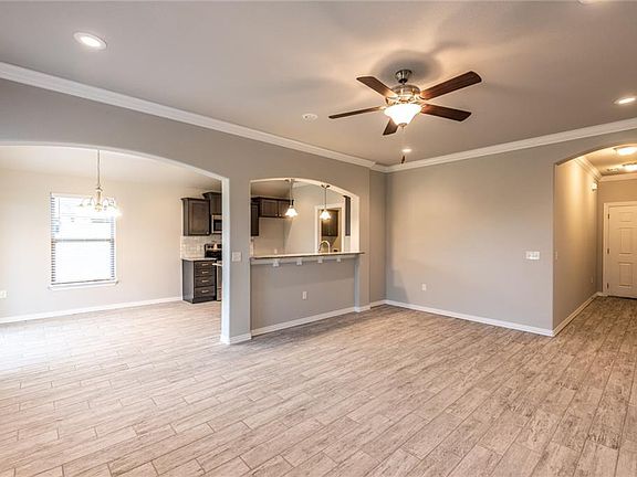 4th image of 4230 W Anthem Dr