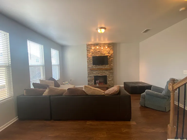 2429 Miranda Dr — Photo 10