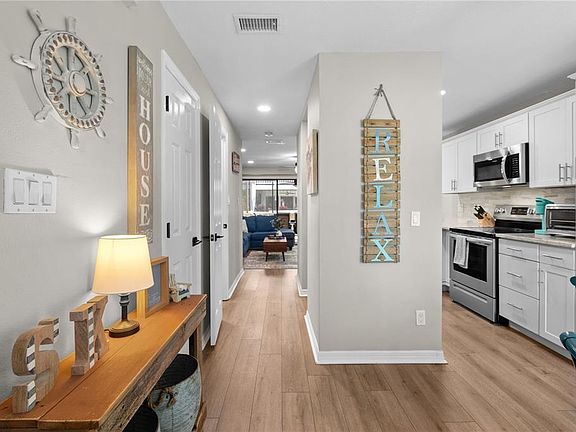 5th image of 1752 Stickney Point Rd #102