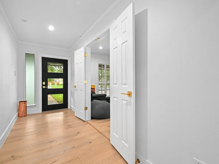 4805 Greystone Dr — Photo 4