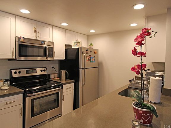 4th image of 5460 White Oak Ave Unit A126