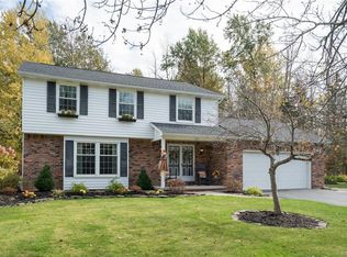 151 Primrose Ln, East Amherst, NY 14051