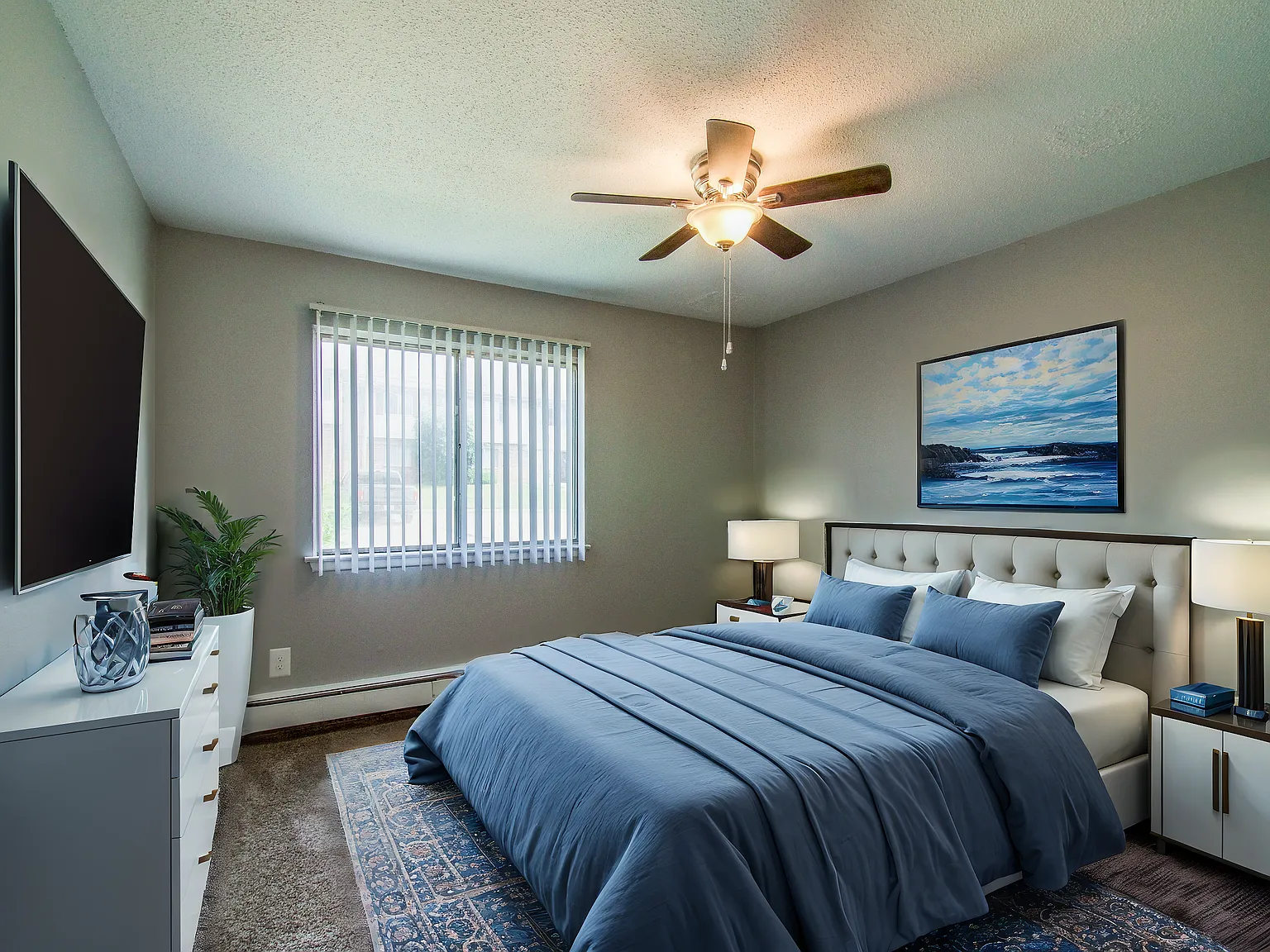Hillcrest Club Apartments — Photo 2