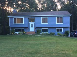 8982 Tartan Dr, Clarkston, MI 48348