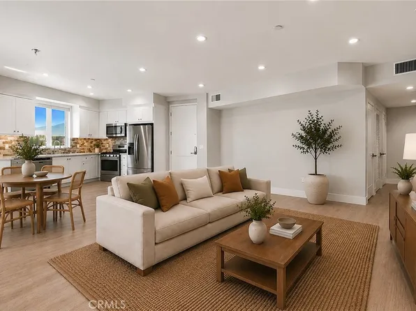 10718 Acama St #301, North Hollywood, CA 91602