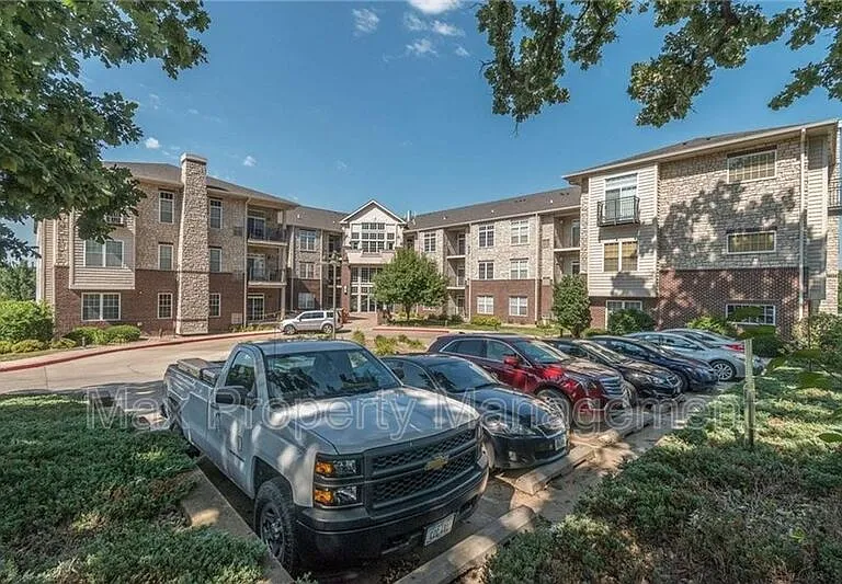 3031 Grand Ave #104 — Photo 4