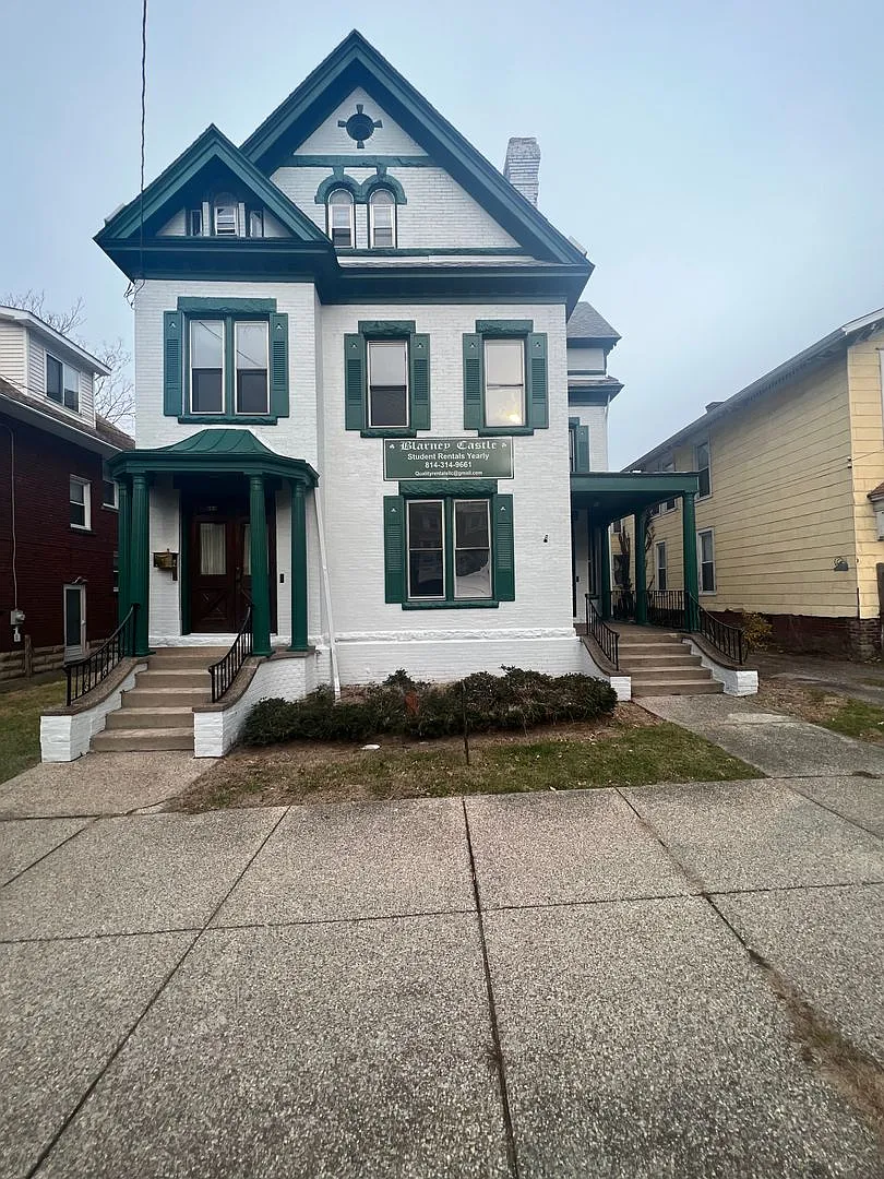 354 W 9TH — Photo 2