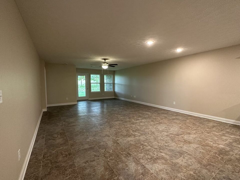 2nd image of 315 Breckinridge Cir
