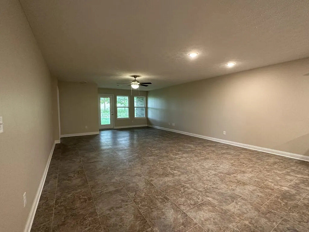 Building Photo - 333 Breckinridge Cir