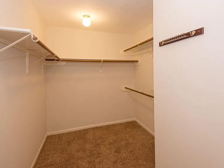 2207 Ames St — Photo 16