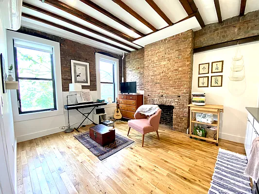 Rented by Nolita Group | media 18