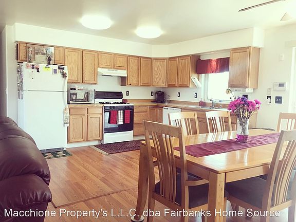 2nd image of 2604 Cowles St