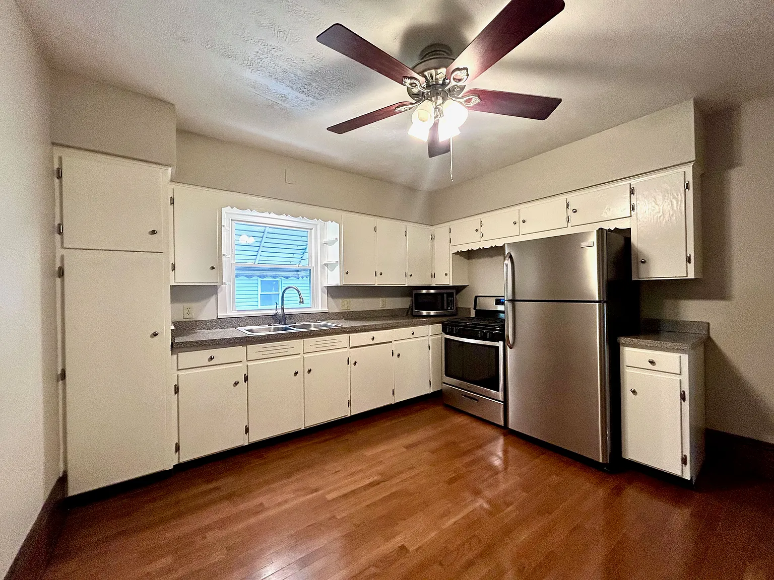 2 bed, 926 sqft, $1,040 — Photo 3