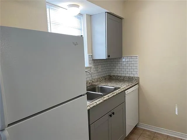 2 bed, 2.0 bath, 900 sqft, $1,000 — Photo 4