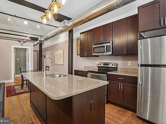 4th image of 200 Lincoln Ave Suite 111