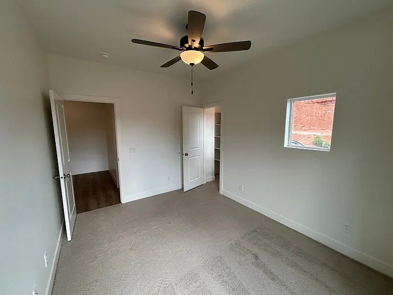 1544 E Mead Ln — Photo 20