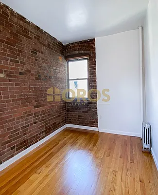 Rented by City Connections Realty | media 8