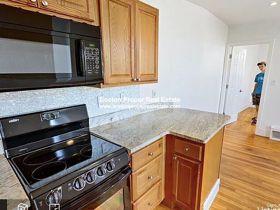2nd image of 44A Joy St APT 2