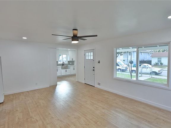 3rd image of 7932 Newlin Ave #1