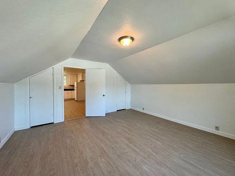 130-142 S Underhill Dr — Photo 10
