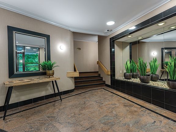 5th image of 5651 Ogilvie St #403