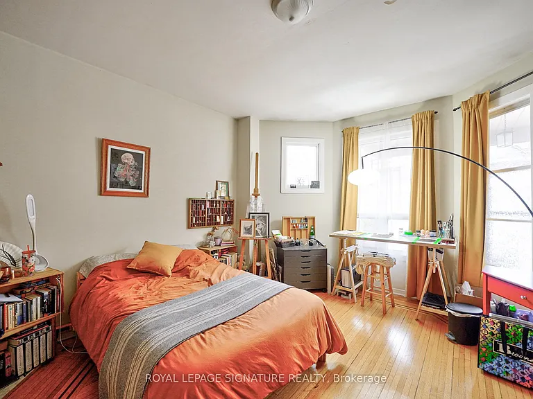 557 Markham St #101 — Photo 8