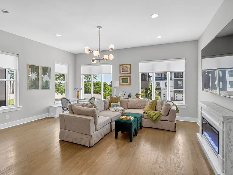 1007A Alice St — Photo 14