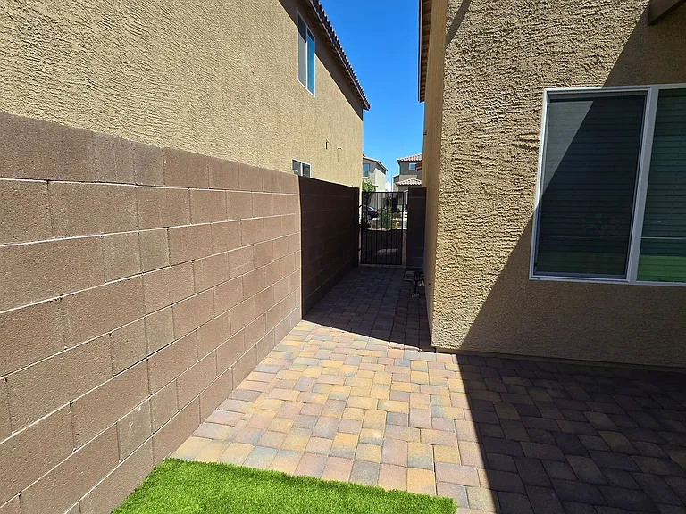 7647 Duran Harbor Ln — Photo 63