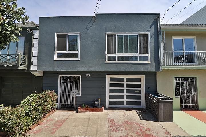 1st image of 2022 48th Ave