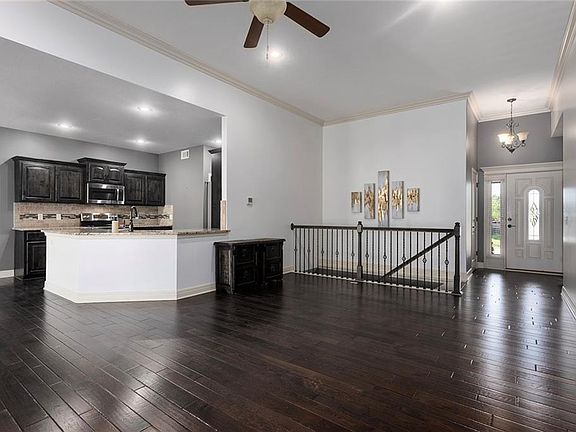 4th image of 9315 N Belton Ave