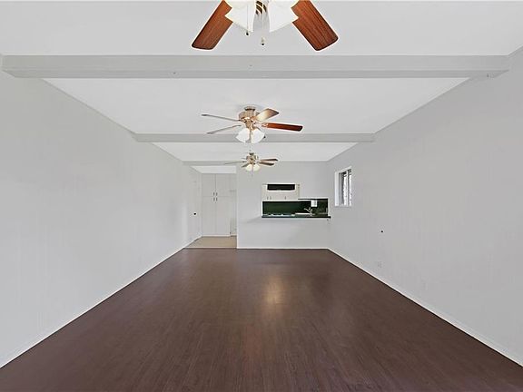 5th image of 432 Crestwood Ter