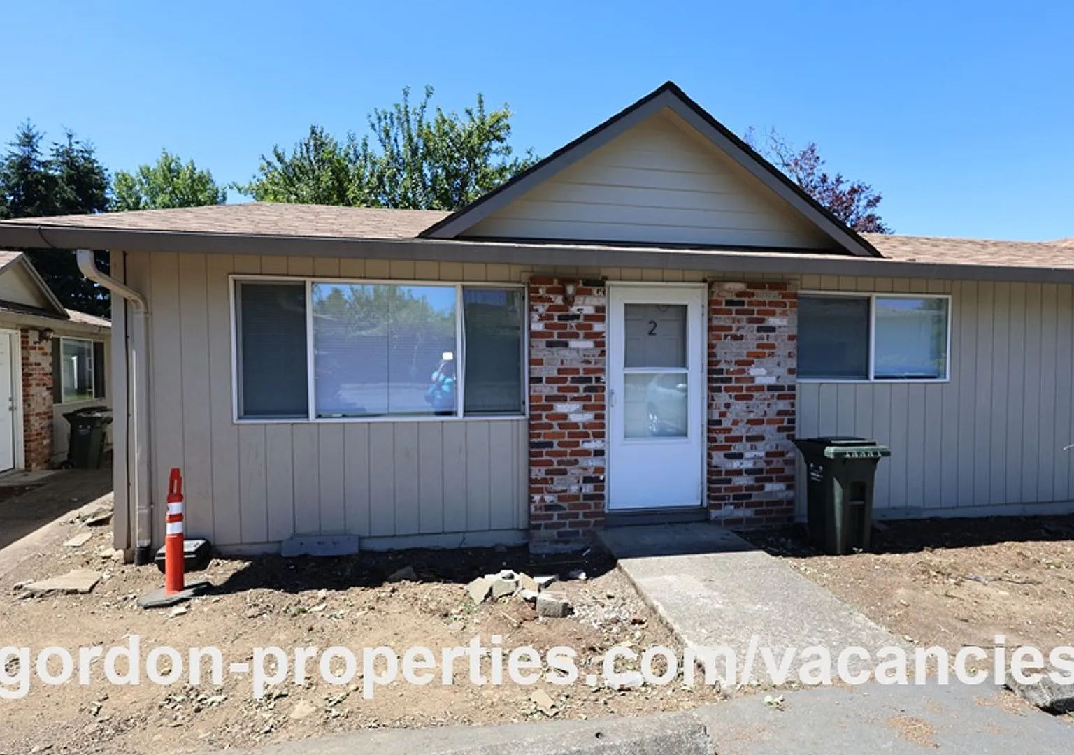SE Tolbert St - Newly renovated Clackamas 2 bedroom unit — Photo 2