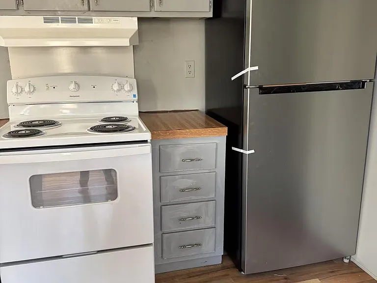 2164 Payne Ave — Photo 3