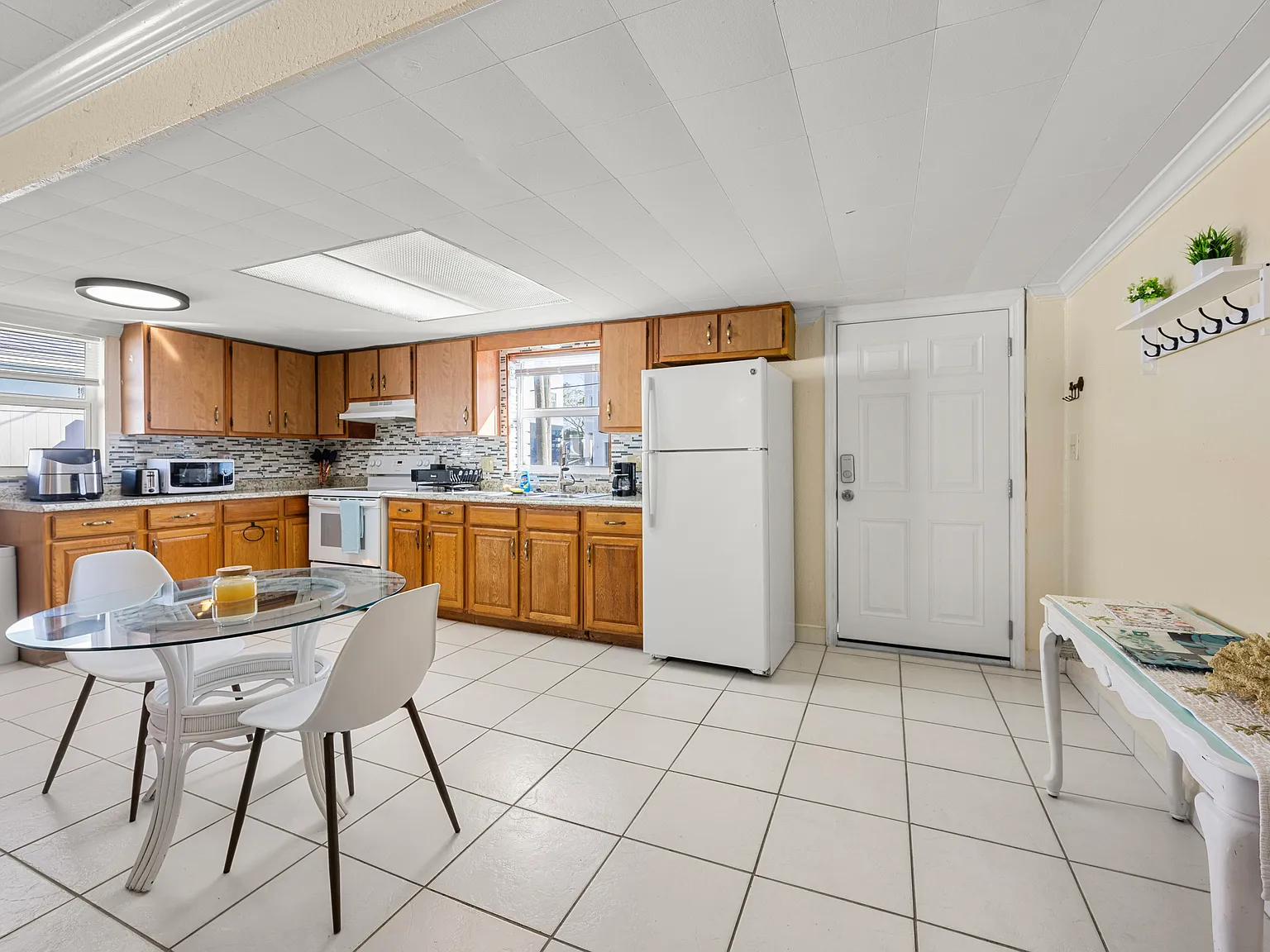 2 bed, 1400 sqft, $2,550 — Photo 2