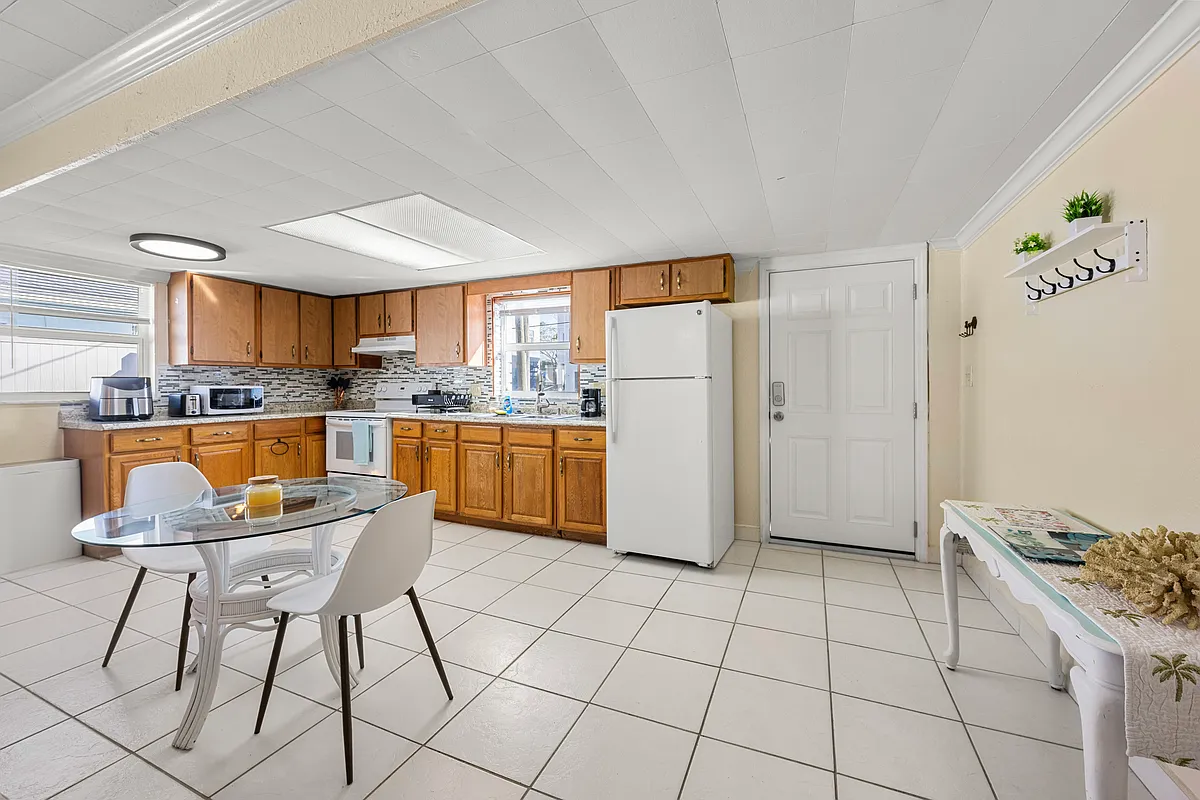 Building Photo - 1172 Binney Dr #B