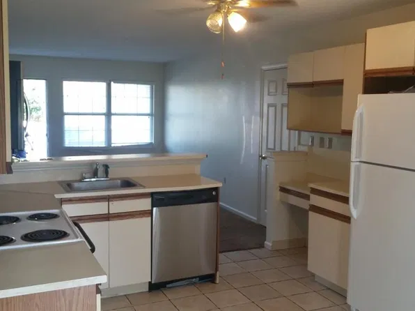 89 Coleman St APT 733, West Haven, CT 06516