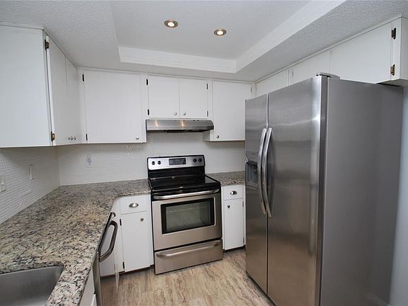 4th image of 212 Caryl Way #212