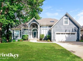 15211 Maple St, Overland Park, KS 66223