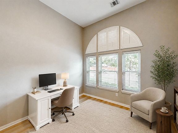 5th image of 3924 Appleton Ln