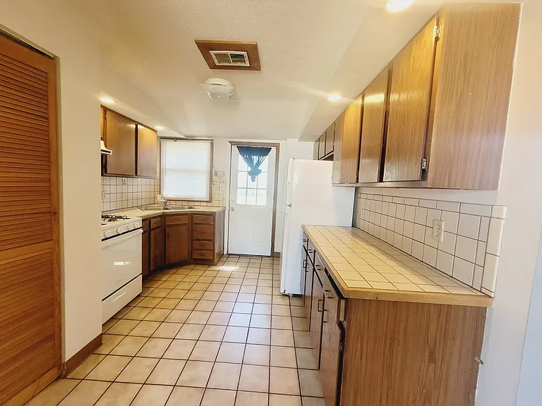 411 N Sheridan Ave — Photo 23