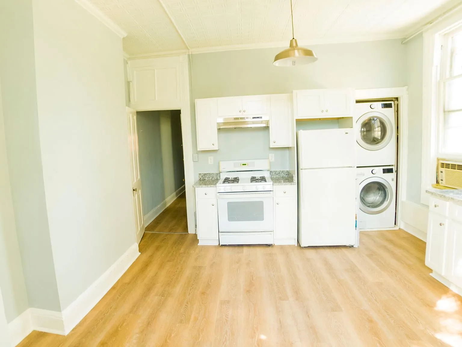 2 bed, 1200 sqft, $1,550 — Photo 1