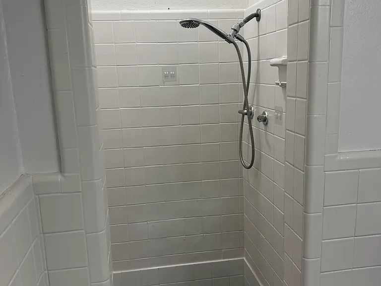 1201 SW 11th Ave #4 — Photo 3
