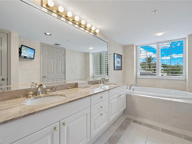 6849 Grenadier Blvd #201 — Photo 22