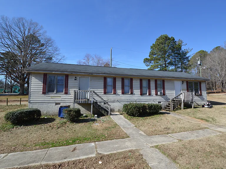 831 N Franklin St — Photo 6
