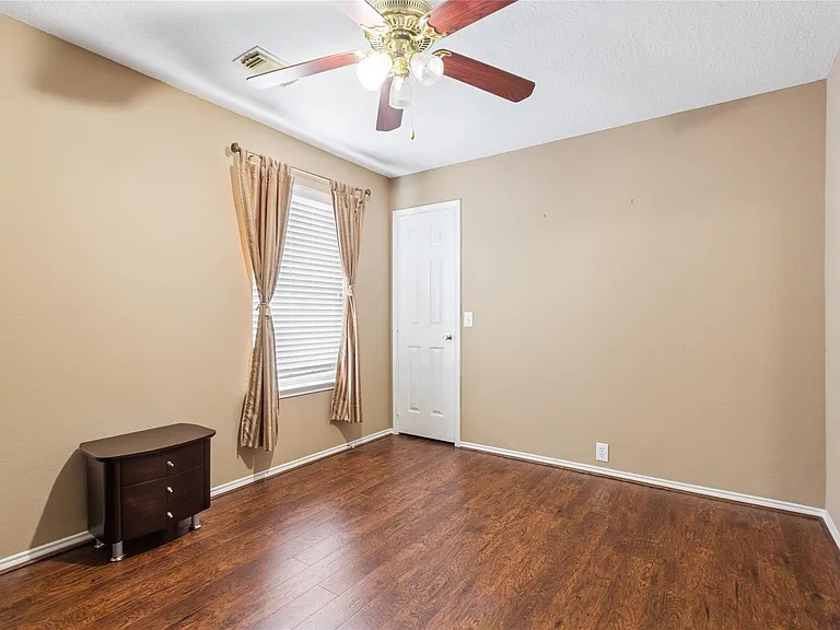 10306 Logan Bridge Ln — Photo 20