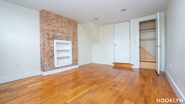 Rented by Nooklyn NYC LLC | media 28